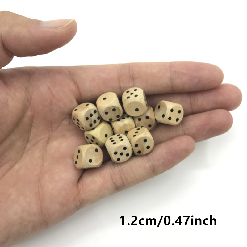 Nouvelles boîtes de 100 dés de - Board Game Loop avis et prix