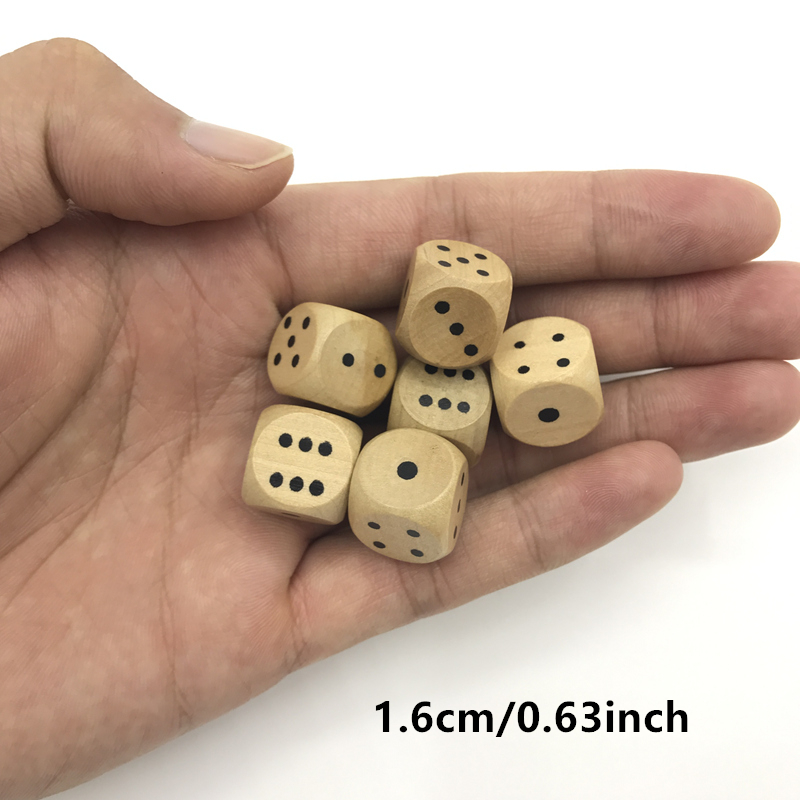 Nouvelles boîtes de 100 dés de - Board Game Loop avis et prix